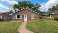 Building Photo - Well-Maintained 3-Bedroom Home with Fenced Backyard & Assigned Parking in Central Chesapeake