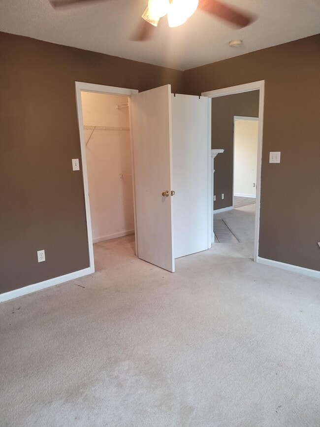 Building Photo - 1012 Cedarview Cir