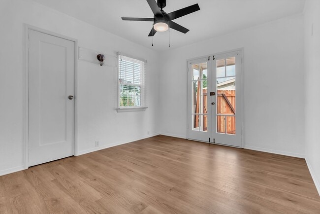 Building Photo - 8549 5th St