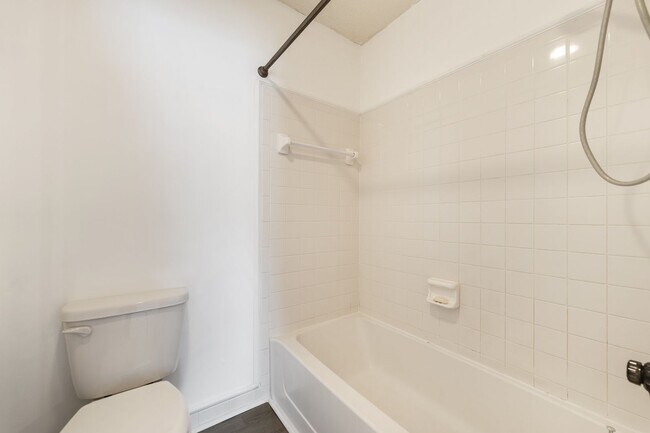 Building Photo - Updated 2BR/2.5BA in Fantastic Chapel Hill Location! Convenient to I-40!