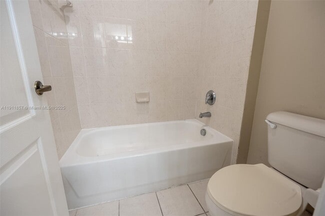 Building Photo - 1770 NE 37th Pl