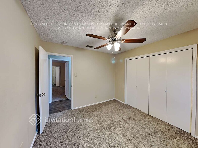 Building Photo - 305 Iberis Dr