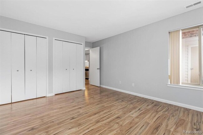 Building Photo - 2620 Greenstone Blvd