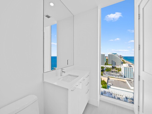 Building Photo - 151 N Seabreeze Blvd