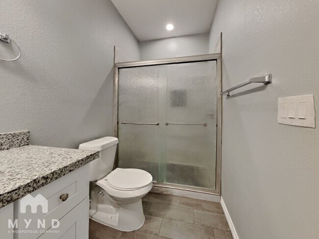 Building Photo - 16649 E Hammon