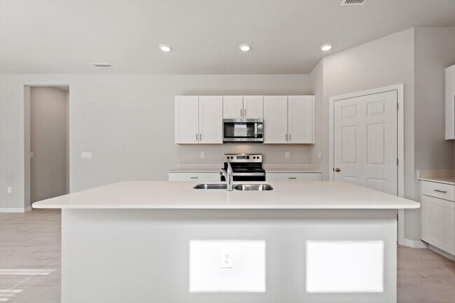 Building Photo - Deposit-Free! Modern, energy efficient hom...