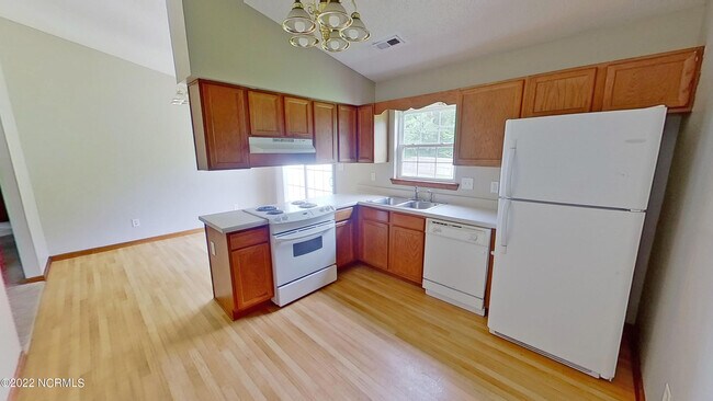 Building Photo - 1043 Shirley Dr