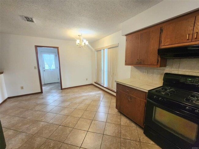 Building Photo - 3833 Mosswood Rd