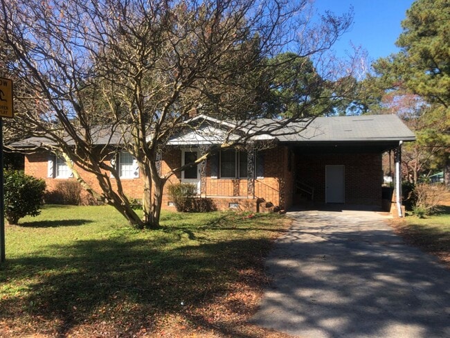 Primary Photo - 400 W Boney St