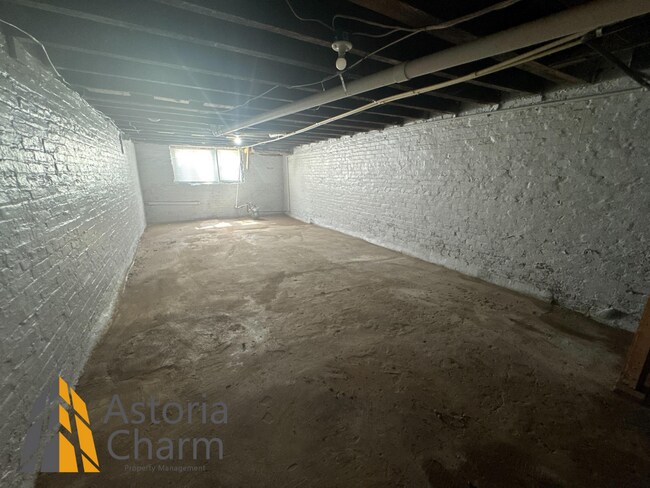Building Photo - 1303 N Milton Ave
