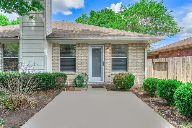 Building Photo - 2610 Braley Park Ln