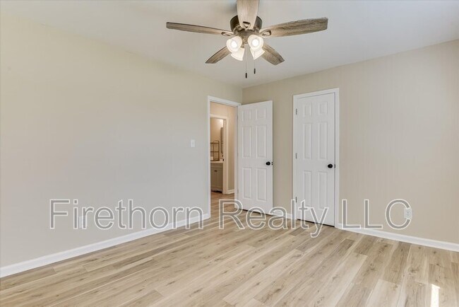 Building Photo - 1006 Skyview Dr