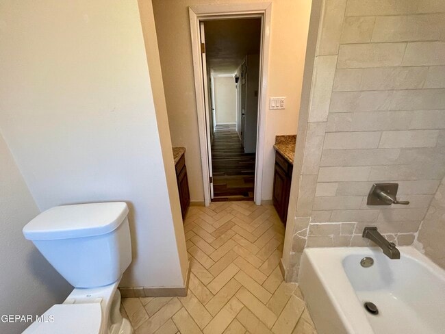 Building Photo - 9004 Lait Dr