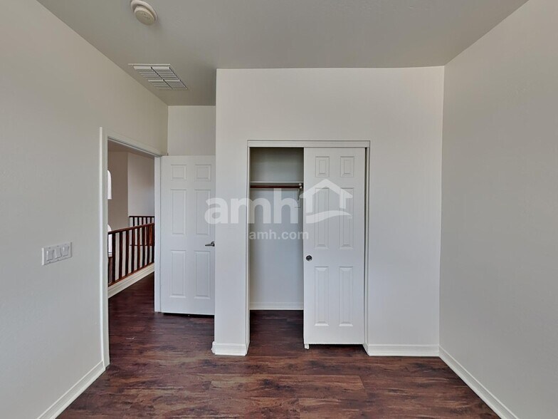 Building Photo - 16103 W Shangri La Rd