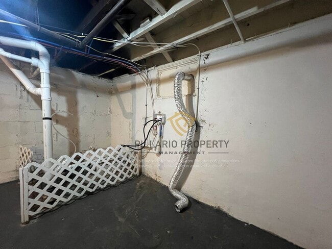 Building Photo - 619 N Sherman Dr