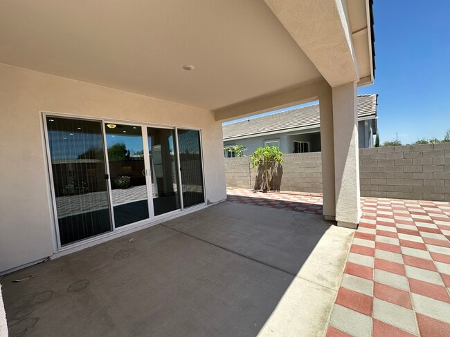 Building Photo - 10319 W Harmony Ln