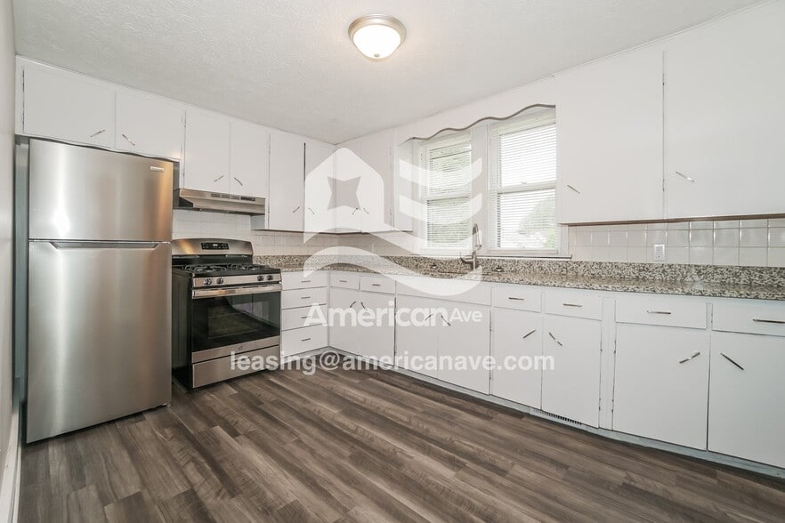 Building Photo - 247 27th St NW