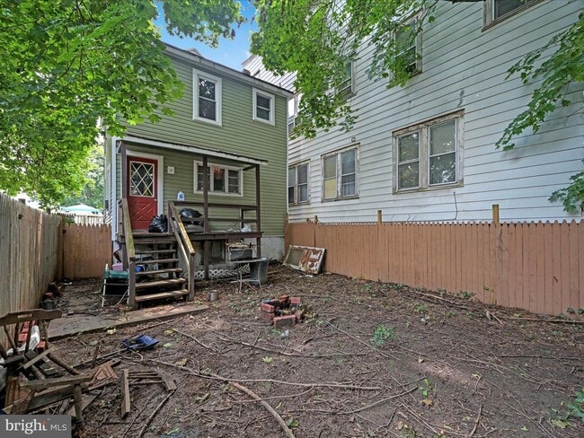 Building Photo - 211 Lincoln Ave