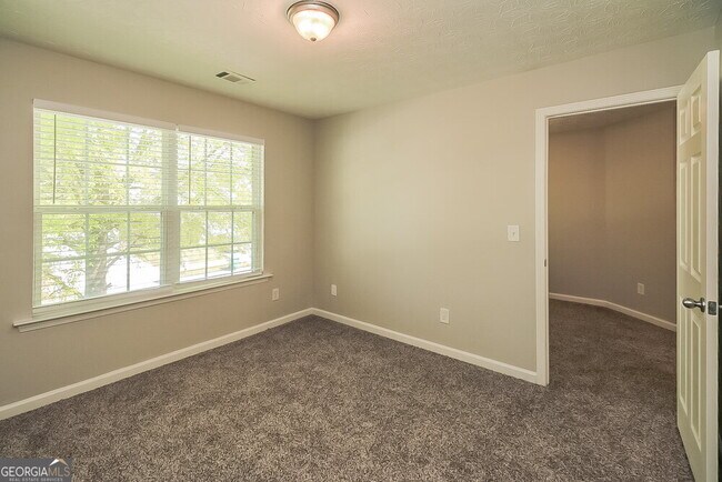 Building Photo - 4353 Grant Forest Cir