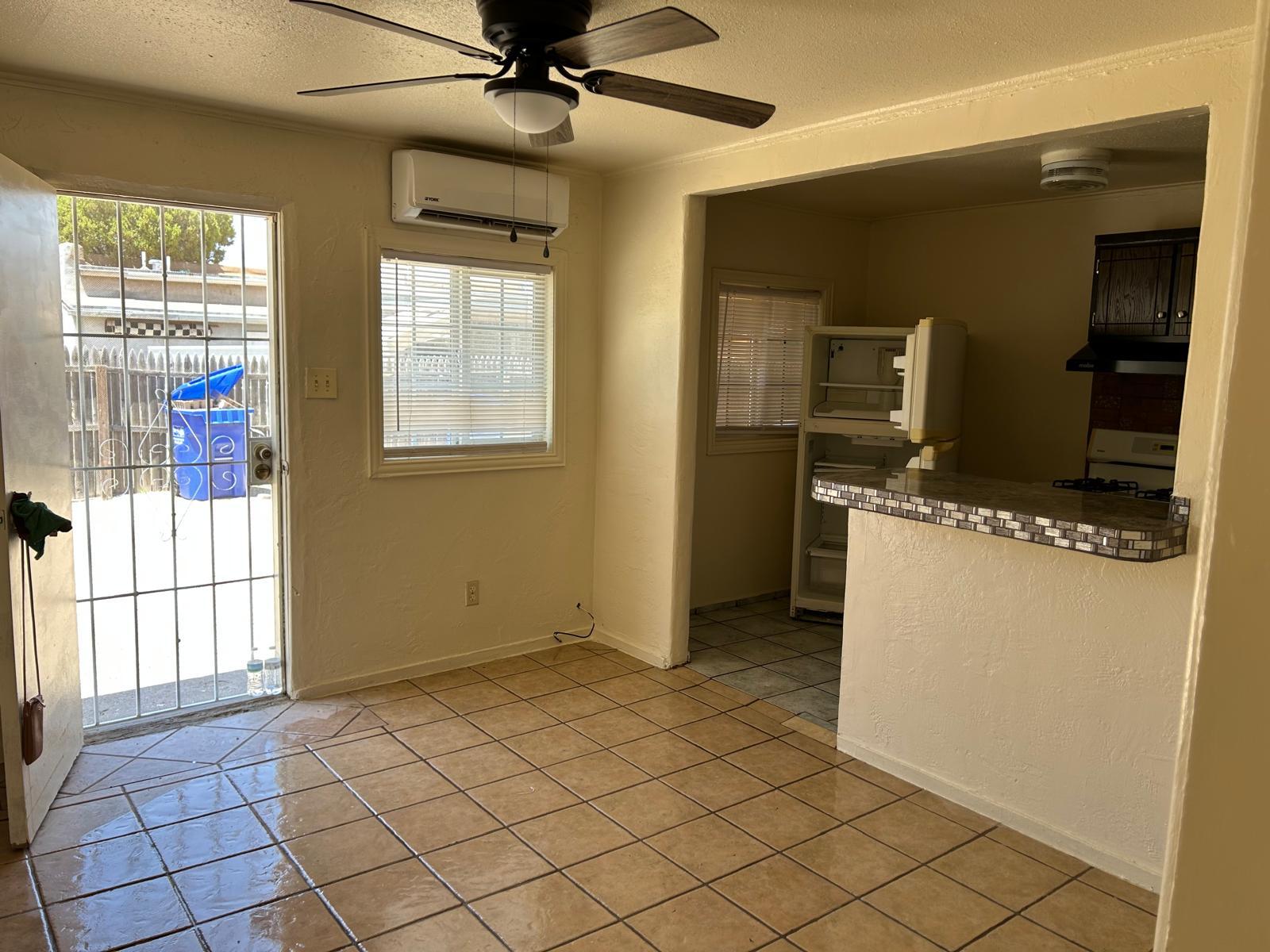 Building Photo - 524 N Mesquite St