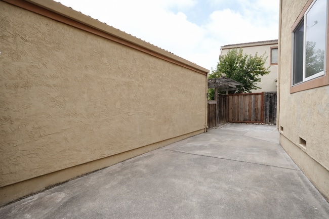 Building Photo - 2768 Gamble Ct
