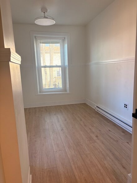 Building Photo - 61 Forest Ave