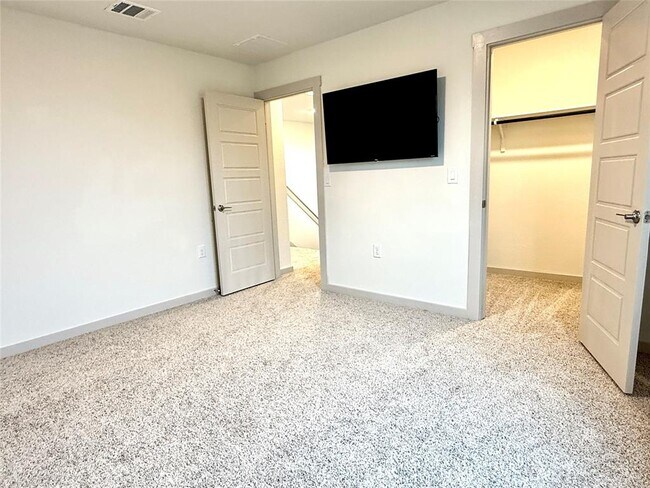 Building Photo - 13916 Lubeck Dr