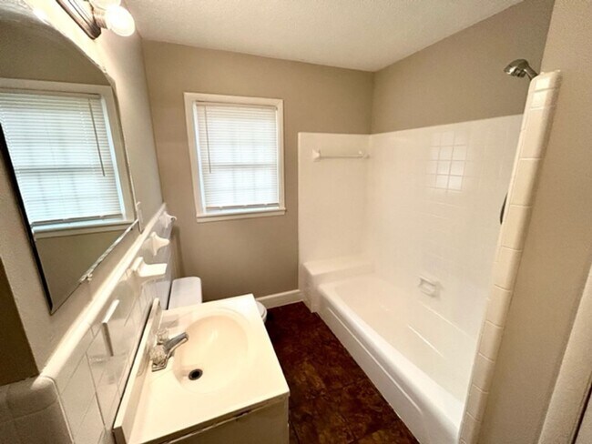 Building Photo - 5003 NW Stag Run Cir