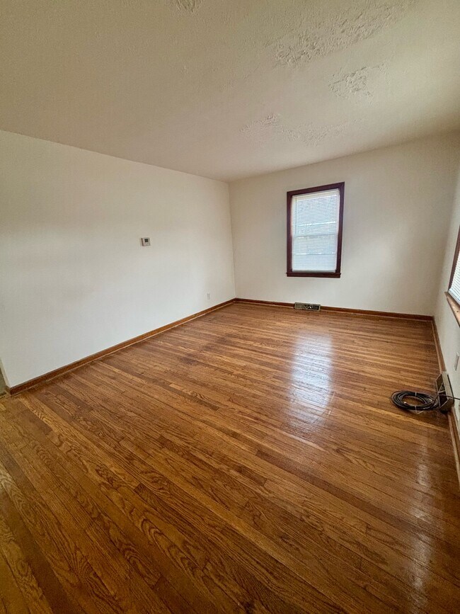 Building Photo - 1700 Sonne Ave