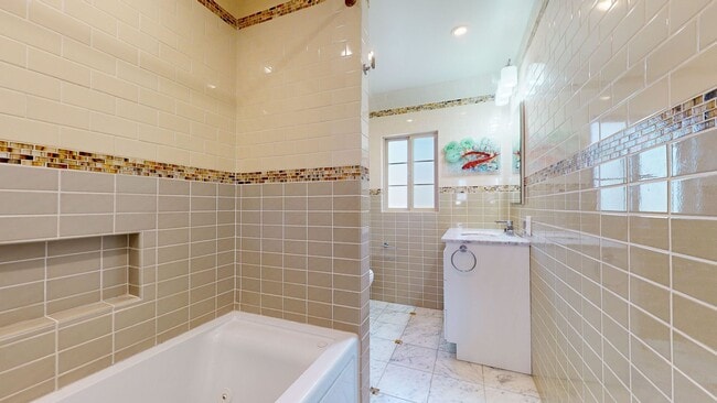 Building Photo - Beautiful Home Available In North Berkeley!