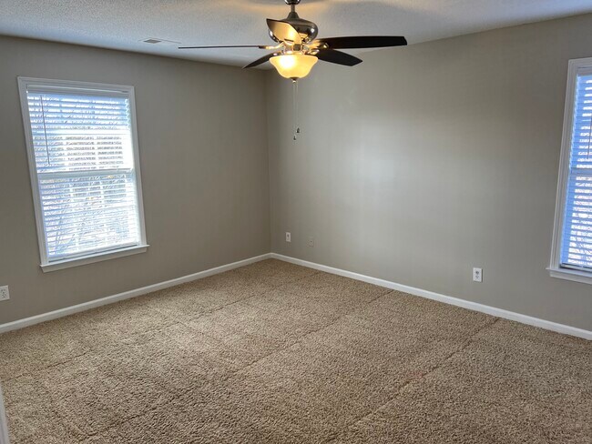 Building Photo - 3708 Cotswold Terrace