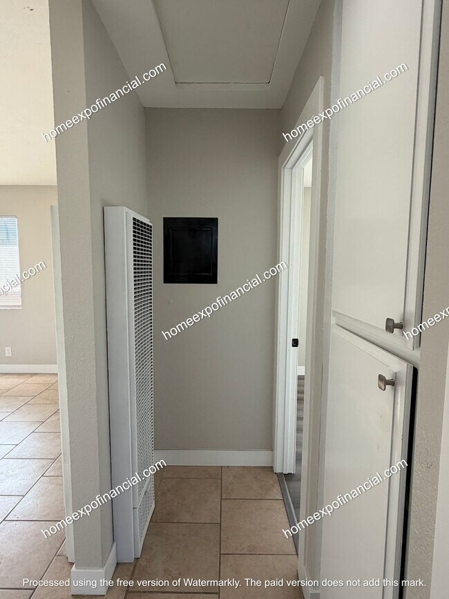 Building Photo - 13920 Sierra Mesa Cir