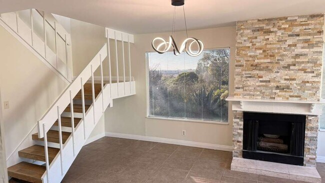 Building Photo - 22 Latitude Ct