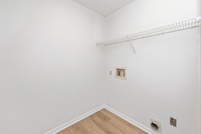 Building Photo - 4021 Valparaiso Blvd