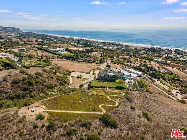 Building Photo - 6277 Sea Star Dr