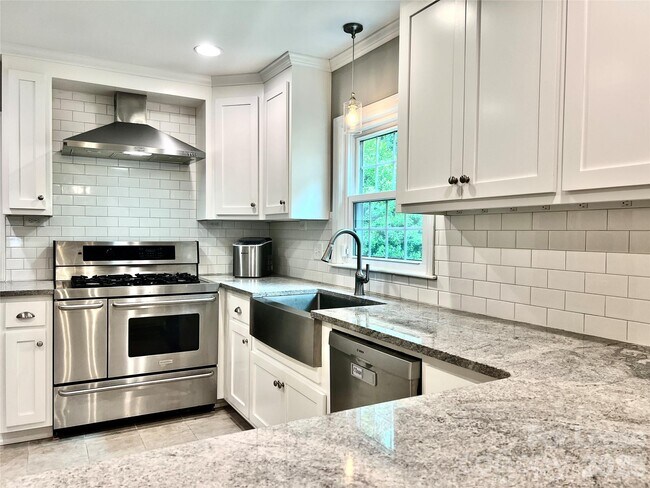 Building Photo - 6840 Newhall Rd