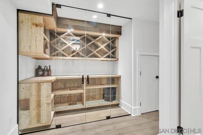 Building Photo - 914 B Ave