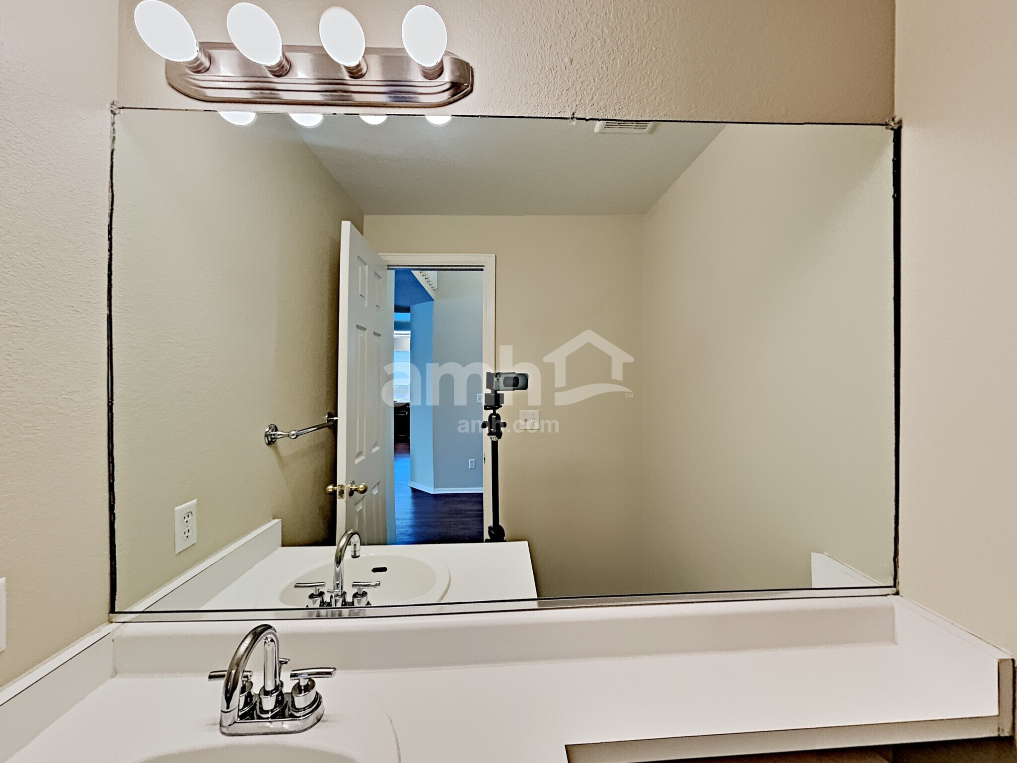 Building Photo - 5060 E 118th Ave