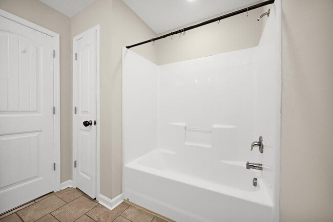 Building Photo - 15 Goldenrod Dr