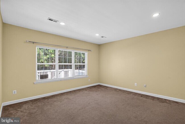 Building Photo - 48262 Easton Ct