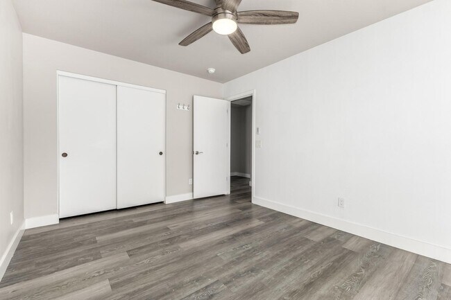 Building Photo - 993 S 239th Dr