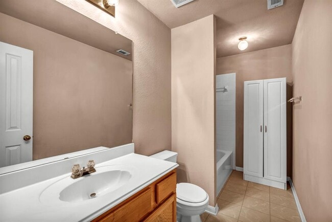 Building Photo - 5700 Lomita Verde Cir