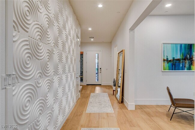 Building Photo - 2560 Bridle Oaks Ct