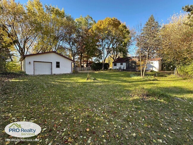 Building Photo - 3 Bedroom House in Oakdale