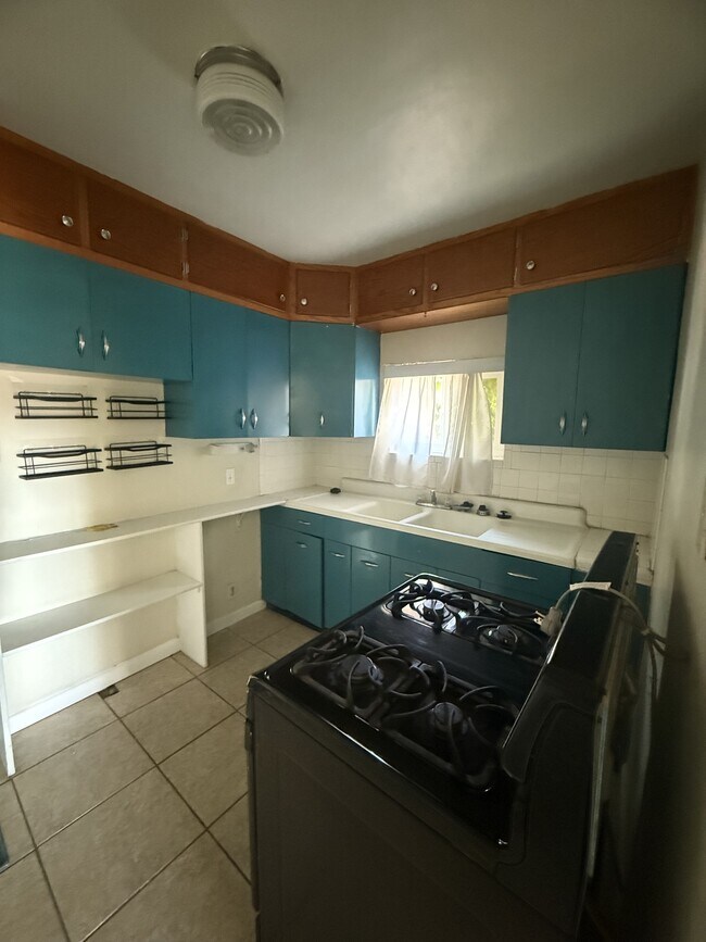 Building Photo - 211 N Campbell St