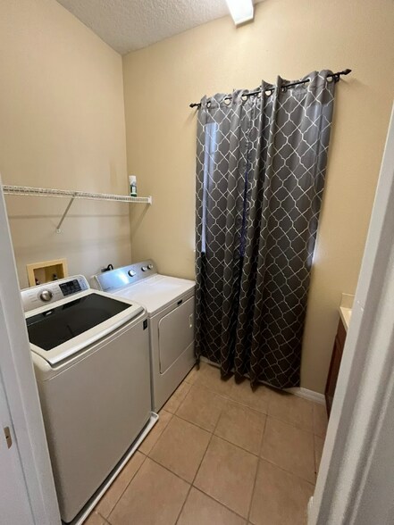 Building Photo - 4927 Cains Wren Tr
