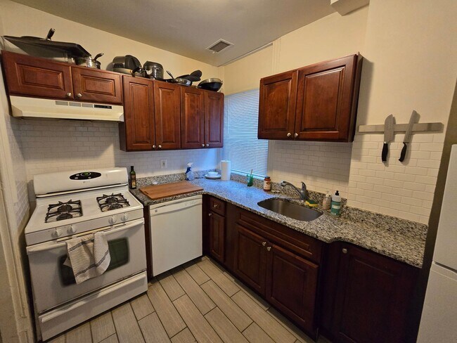 Building Photo - 867 N 29th St