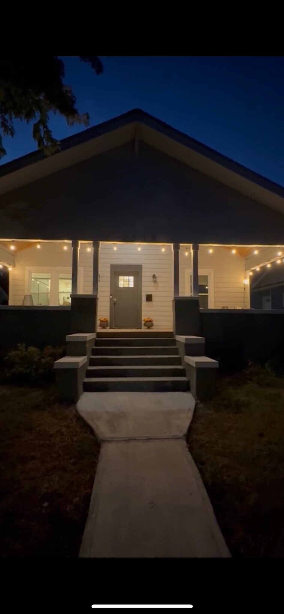 Building Photo - 2559 E 5th Ave