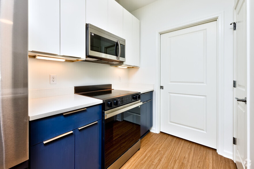1BR, 1BA - 752SF - Kitchen - Arbors at Penfield