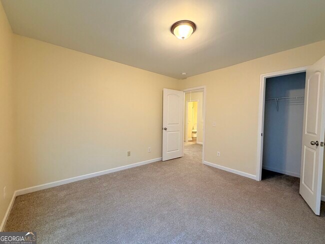 Building Photo - 18 Everett Cir SE